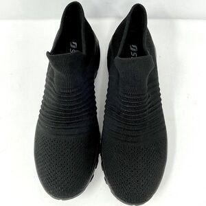 NWOT black slip on STQ running sneakers size 9.5